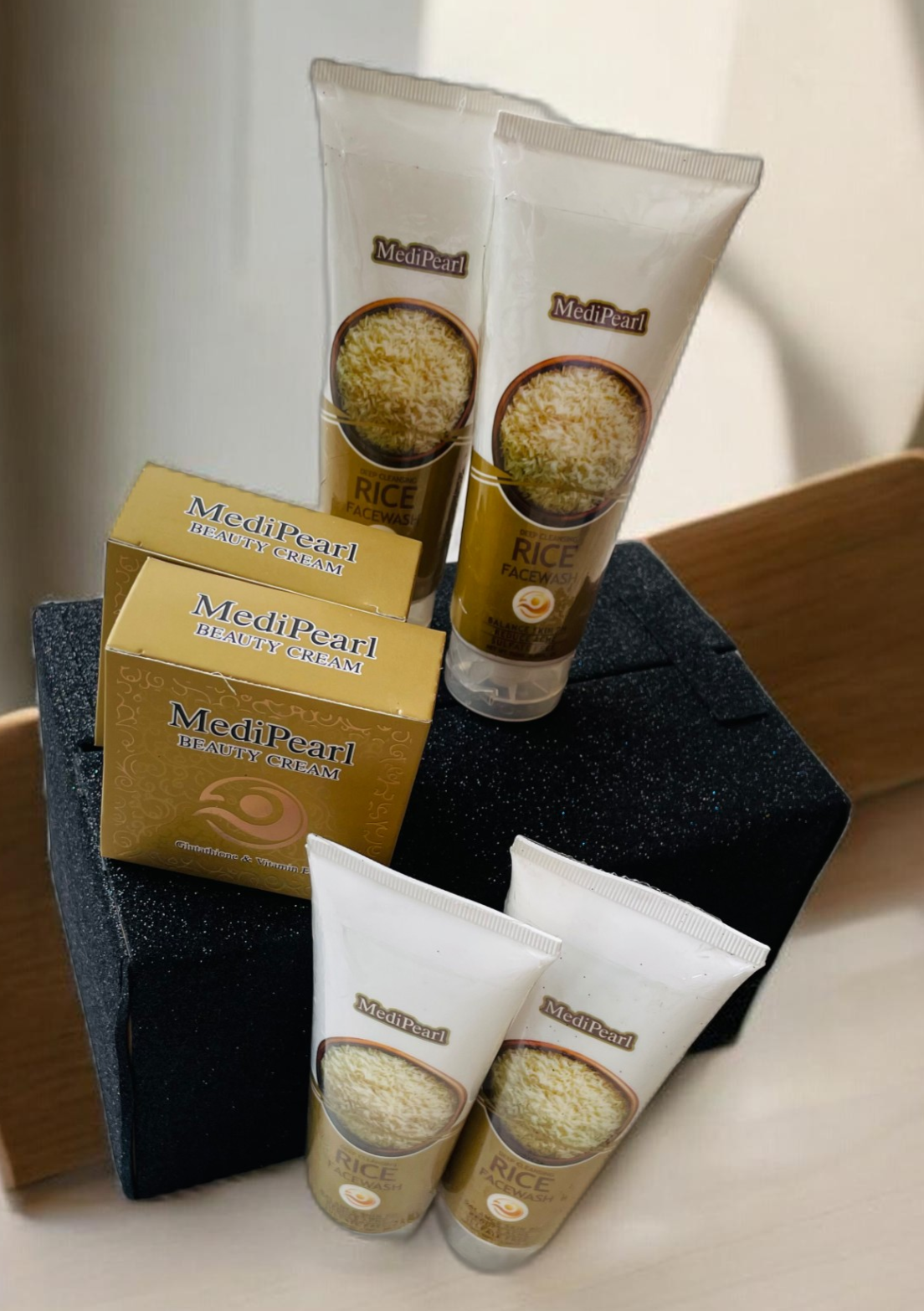 MediPearl Beauty & Glow Combo Deal.(2 Jars cream+4 Tubes Rice Facewash)